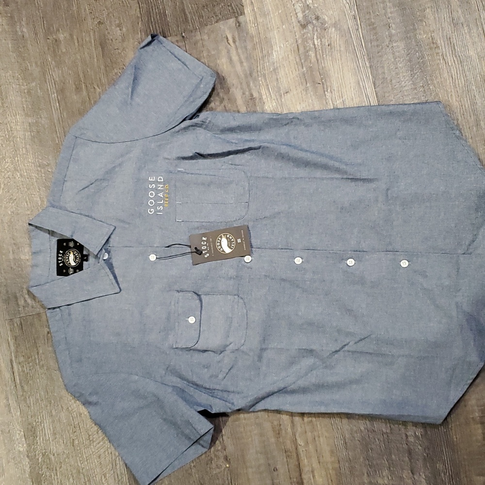 Goose Island Beer Co. Men's Button Up NWT Size Large